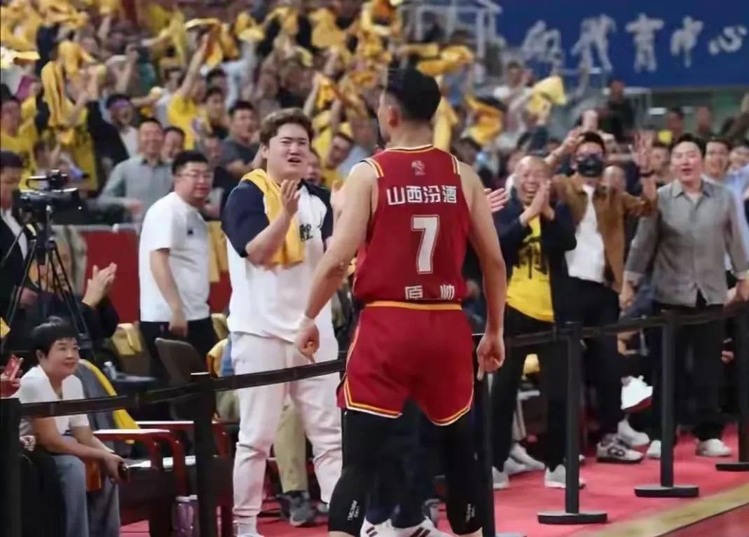 关于赛后CBA季后赛焦点战，巴塞罗那造点机会，态度坚定，赛季目标并未改变的信息