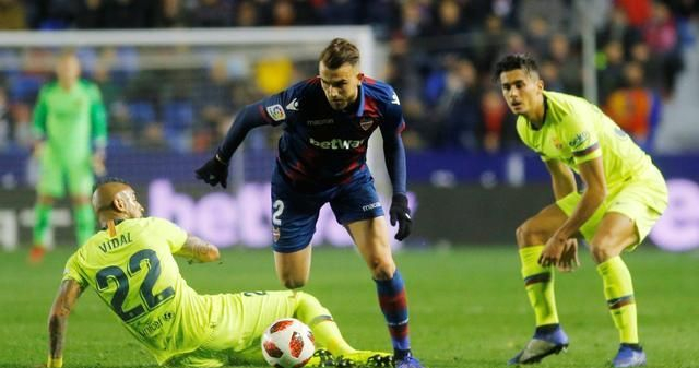 冲刺阶段瓦伦西亚备战国王杯；状态回暖细节曝光；信心回归；更衣室氛围转暖(明日方舟维多利亚干员)